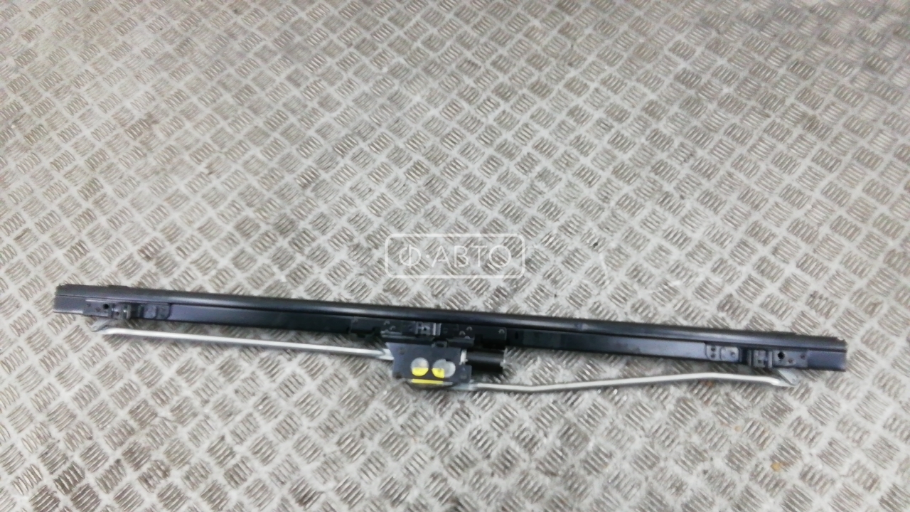 Шторка багажника