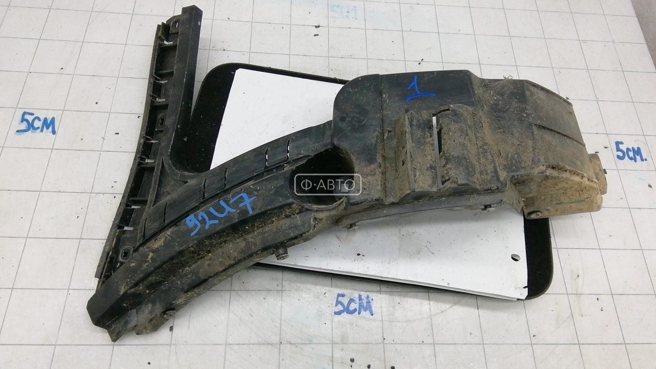 Крепление бампера заднее