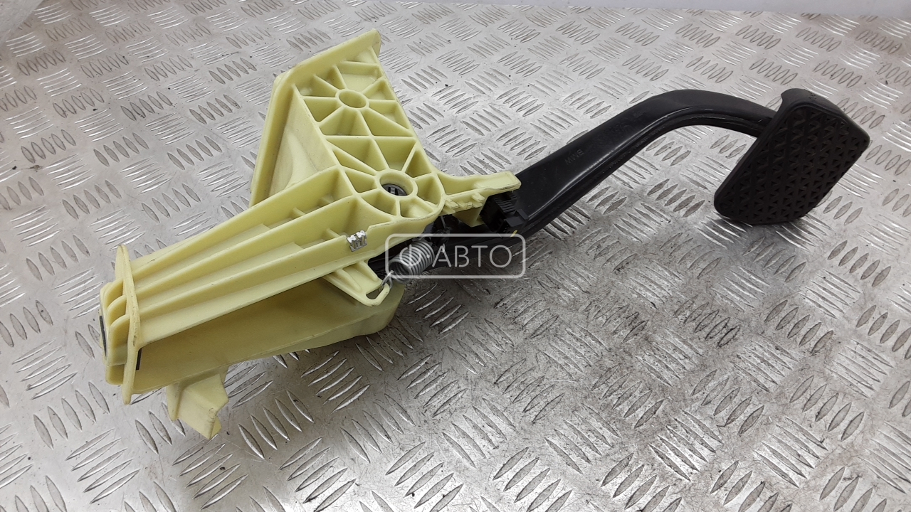 Педаль тормоза