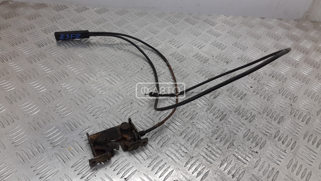 Замок капота