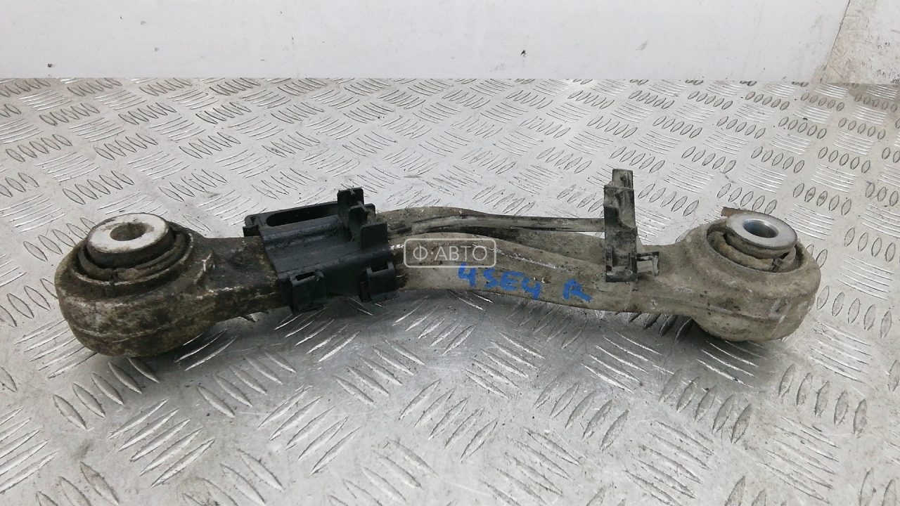 Рычаг передний нижний правый