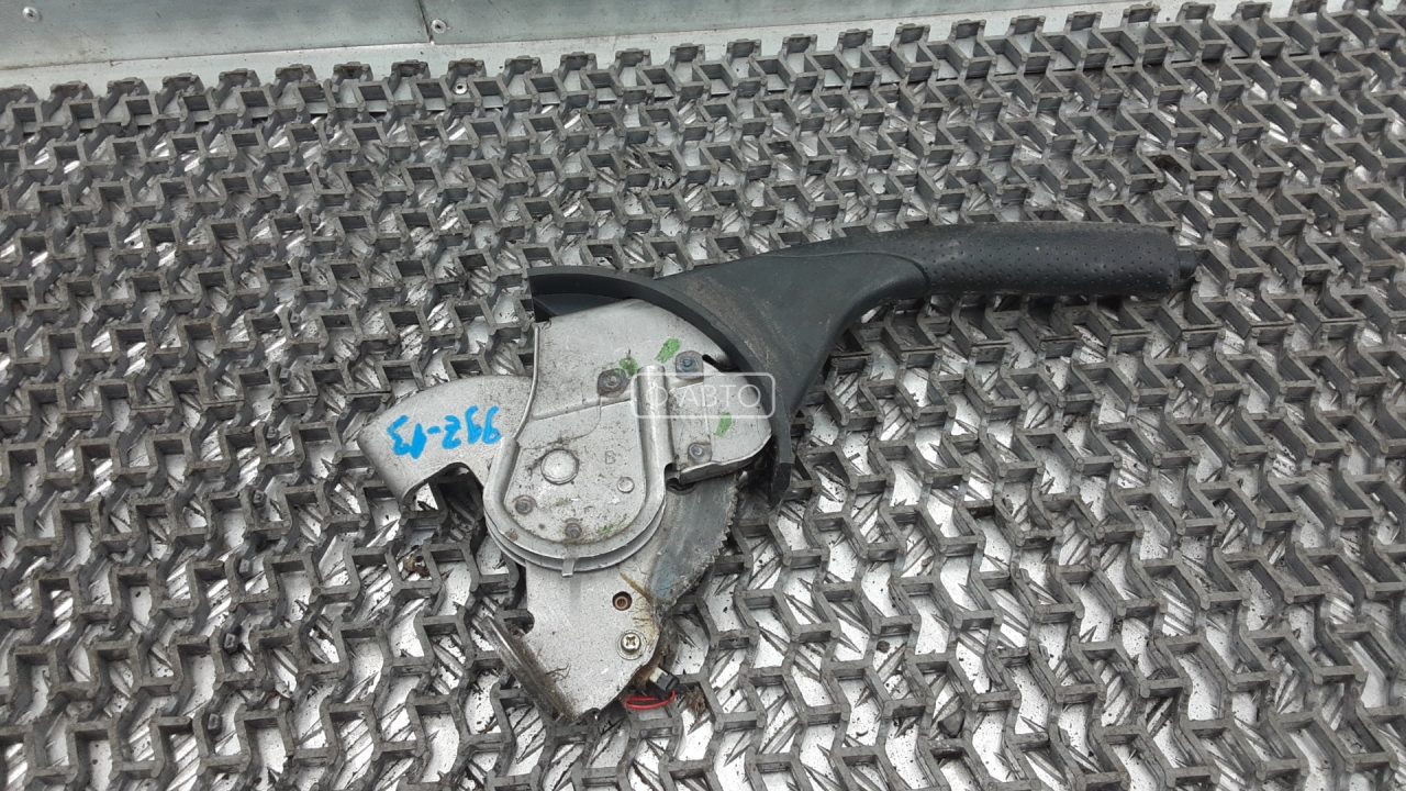 Рычаг ручного тормоза (ручник)