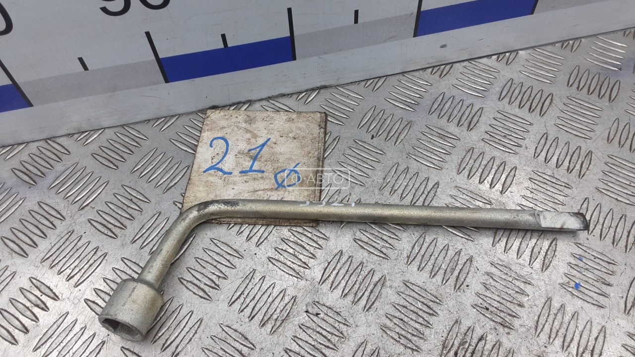 Ключ колесный