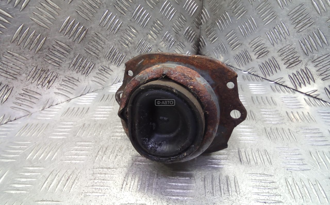 Подушка двигателя бензиновая