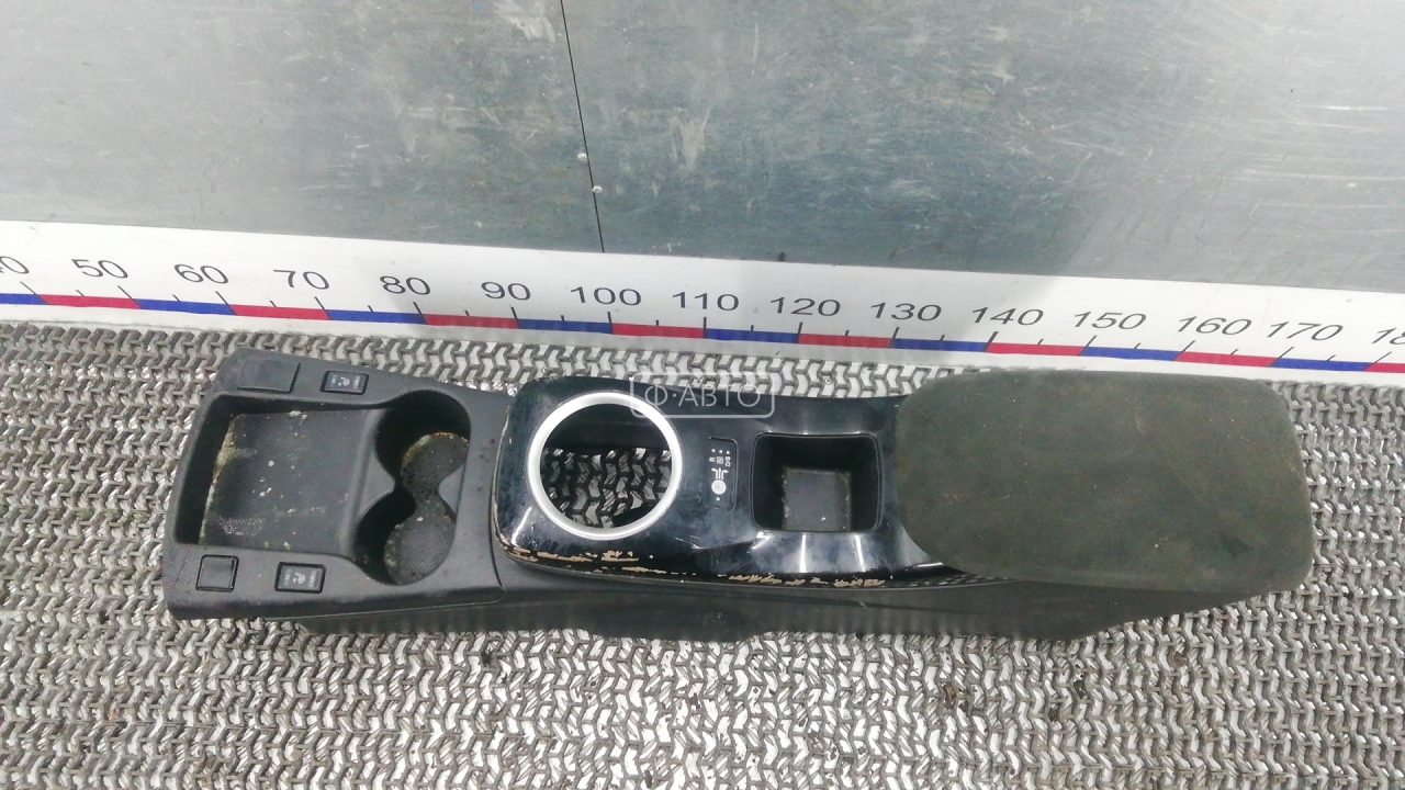 Подлокотник центральный