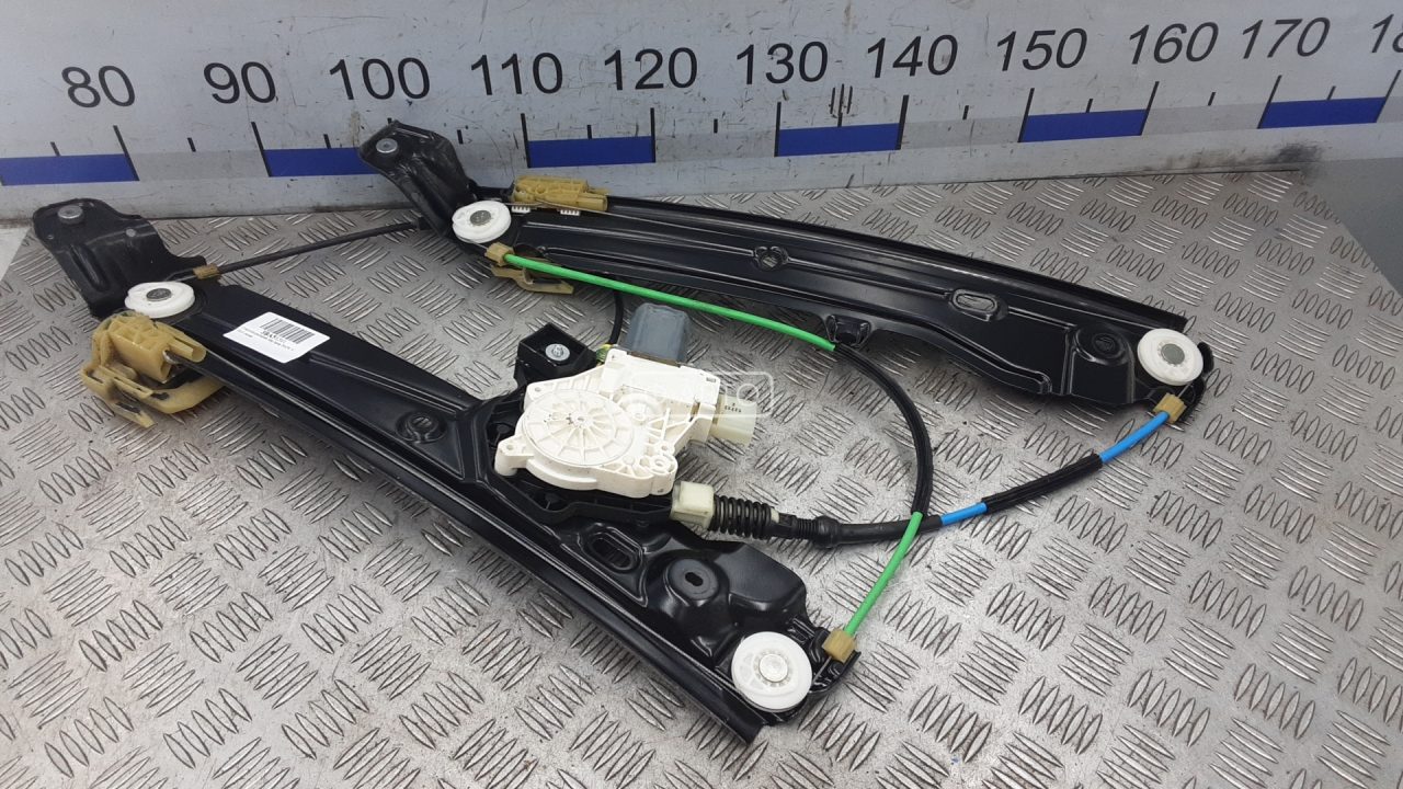 Стеклоподъемник передний правый