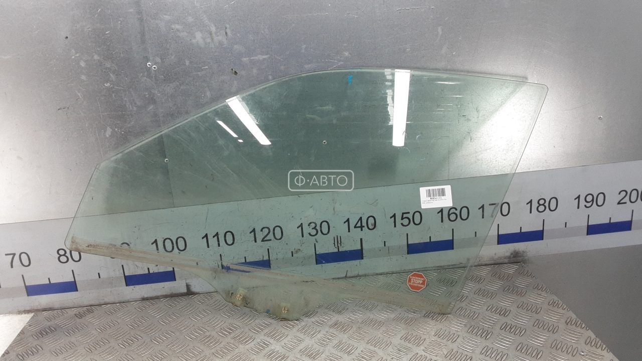 Стекло двери передней левой