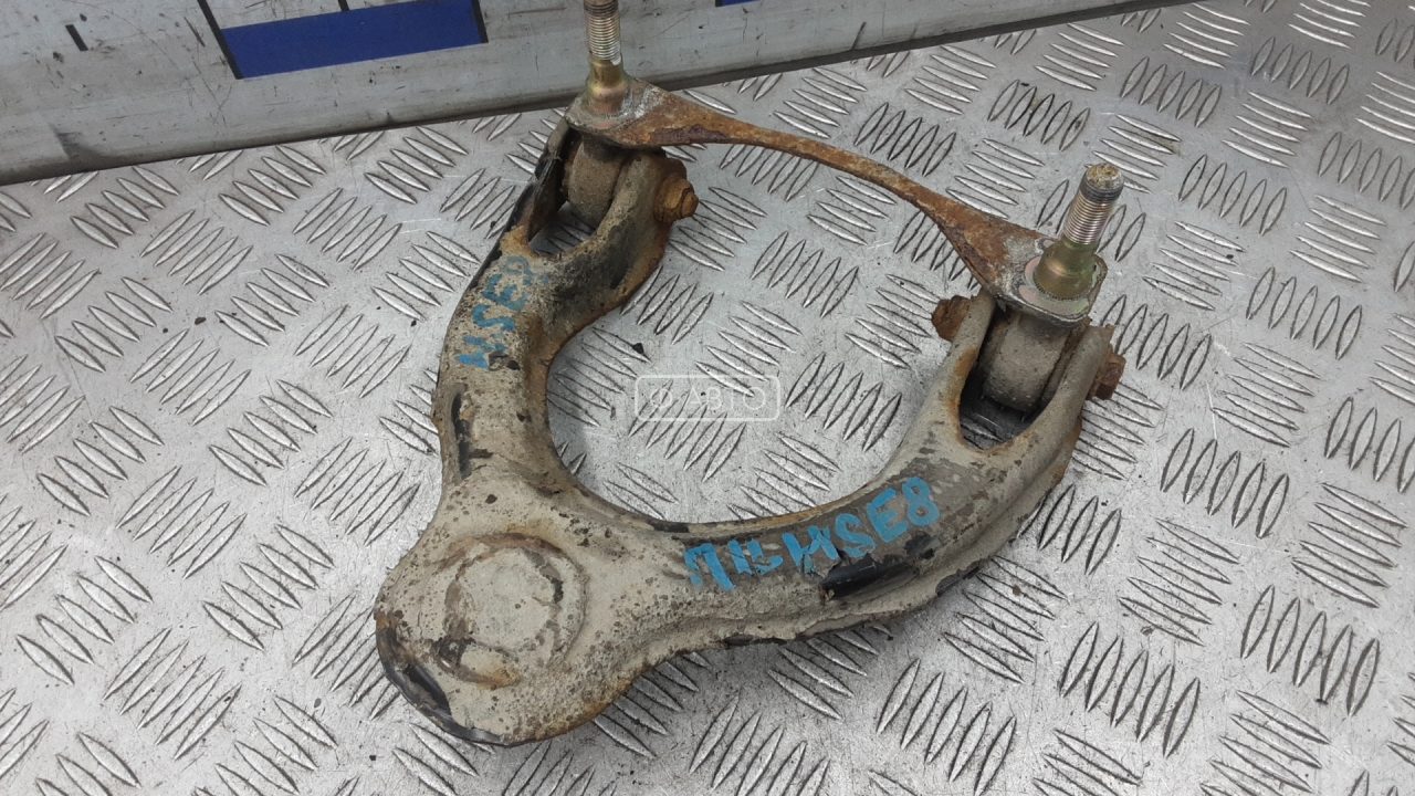 Рычаг передний верхний левый