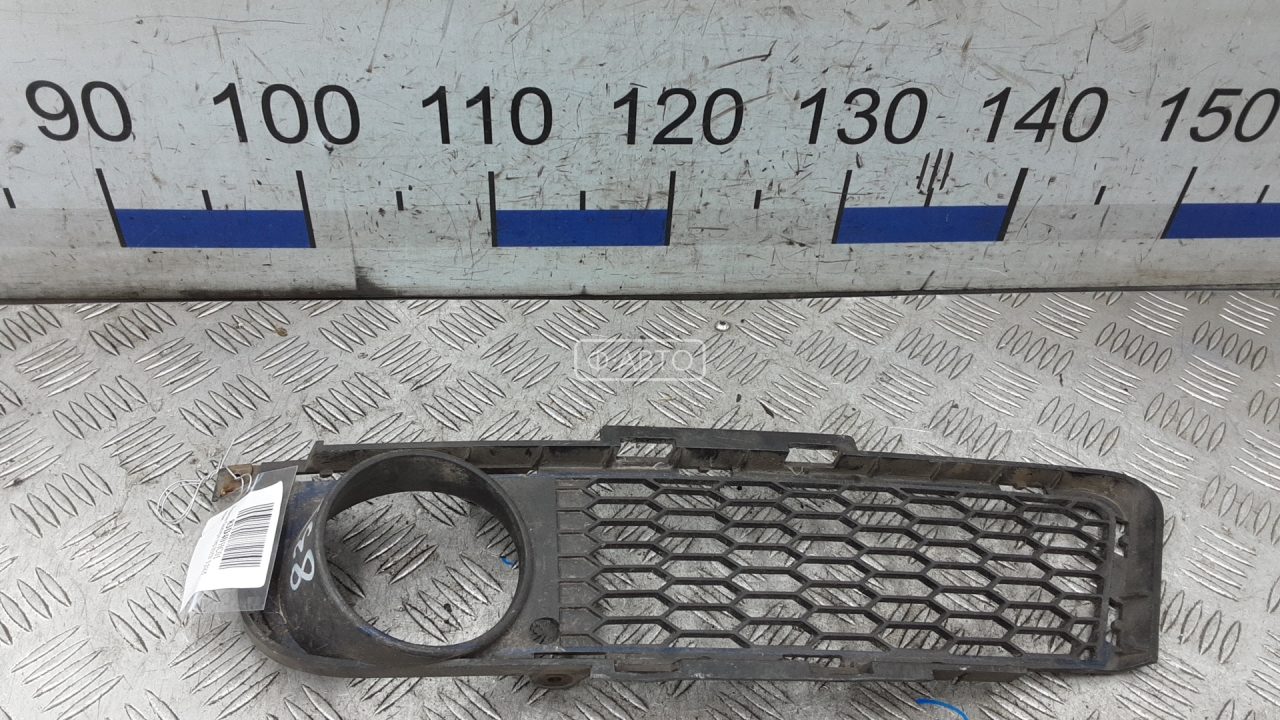 Решетка бампера передняя