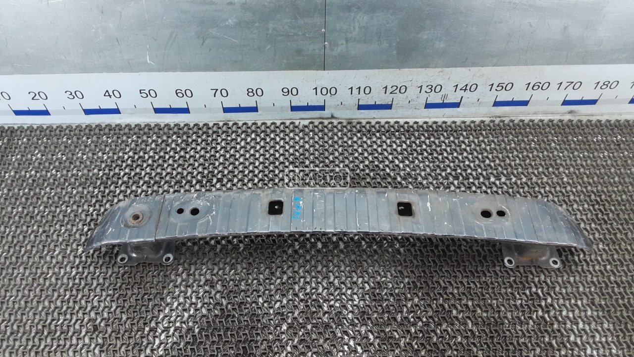 Усилитель бампера передний (кронштейн)