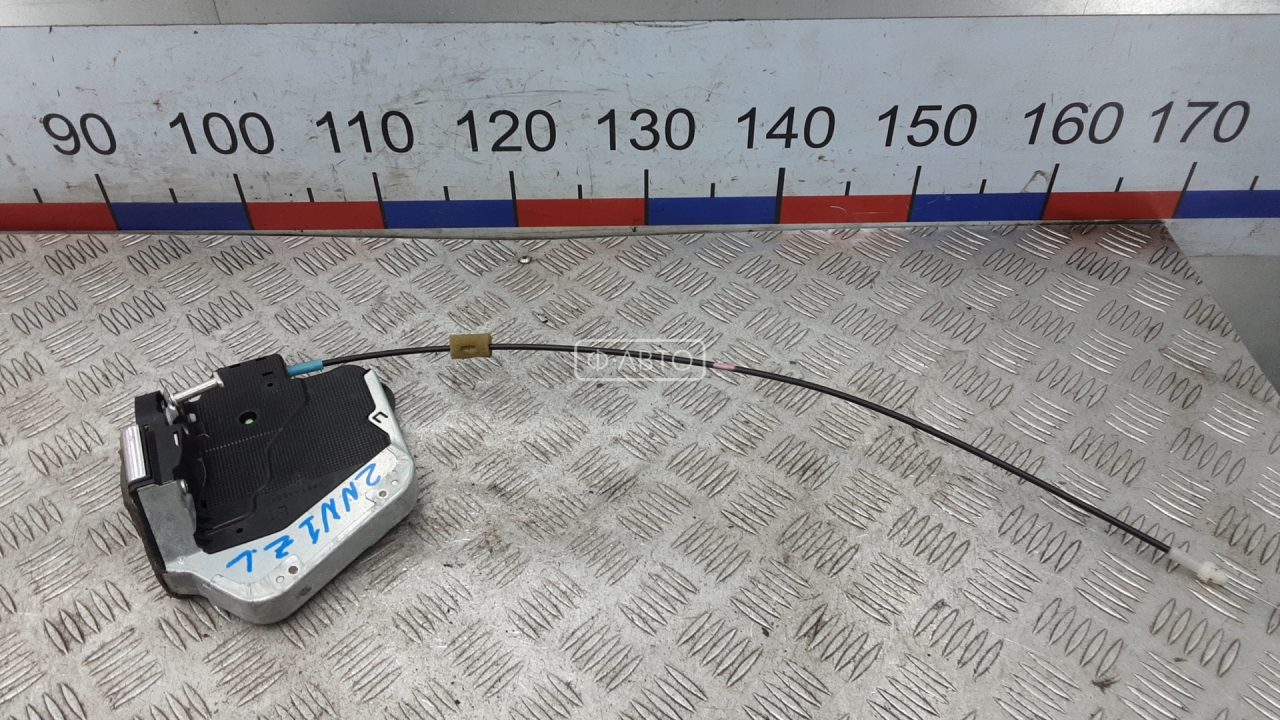 Замок двери задней левой