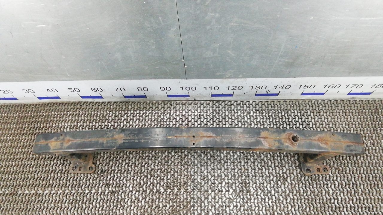 Усилитель бампера передний (кронштейн)