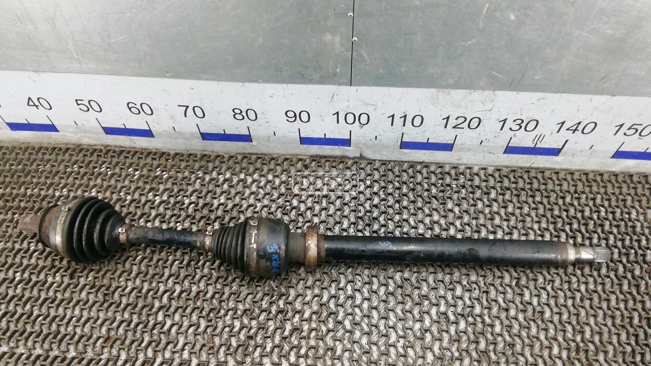 Привод передний правый