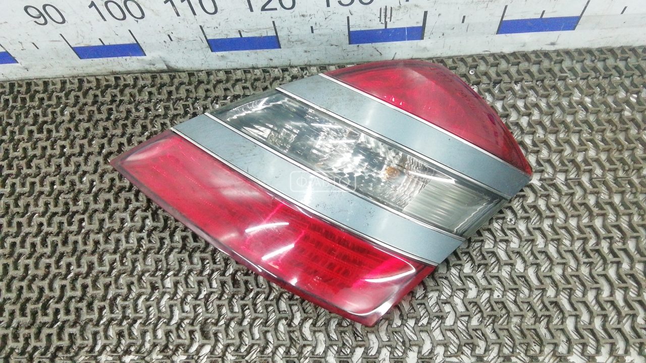 Фонарь задний правый