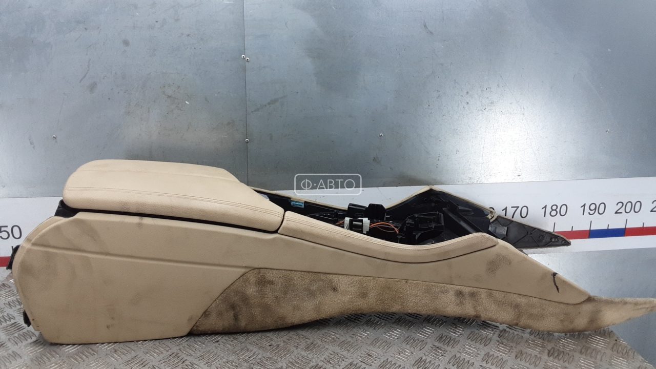 Подлокотник центральный