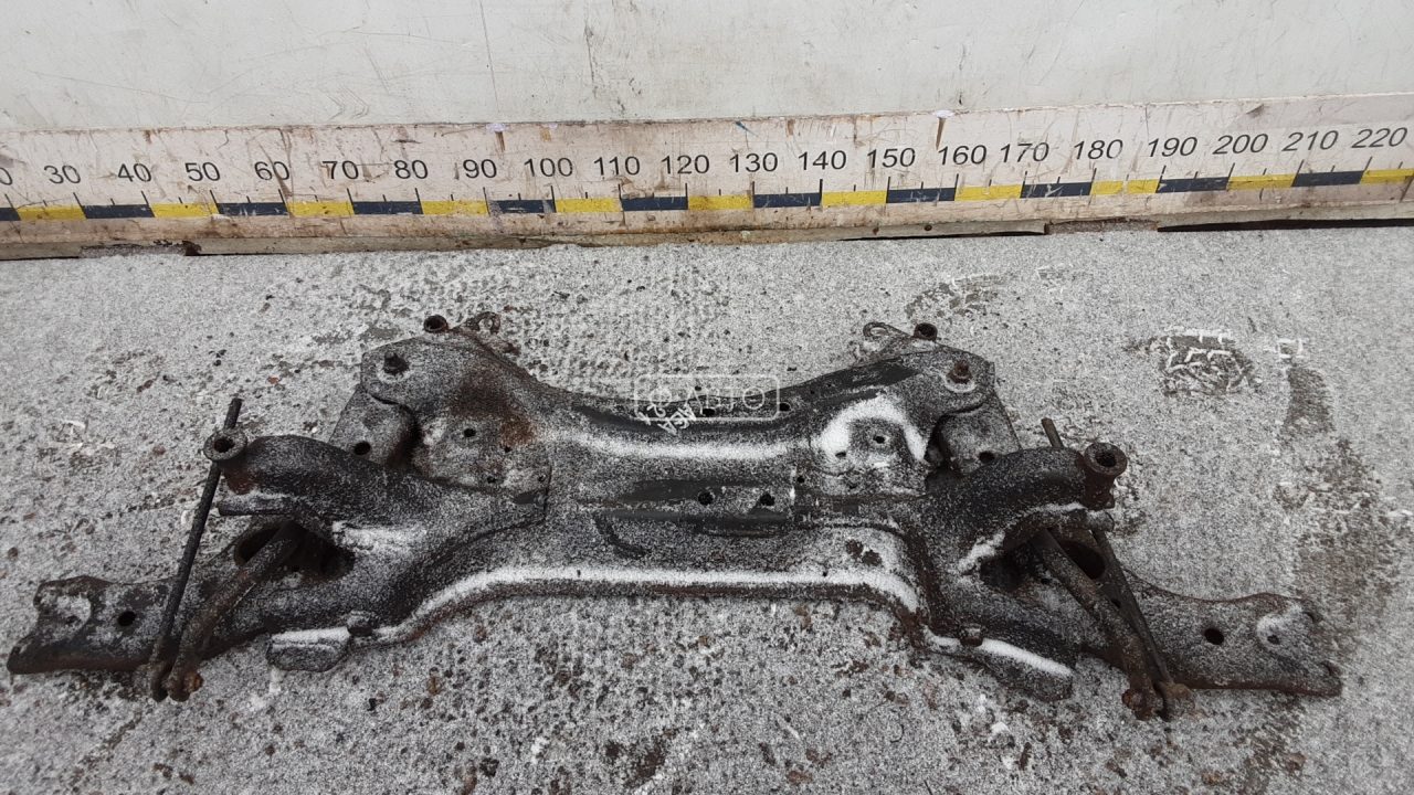 Балка подвески передняя