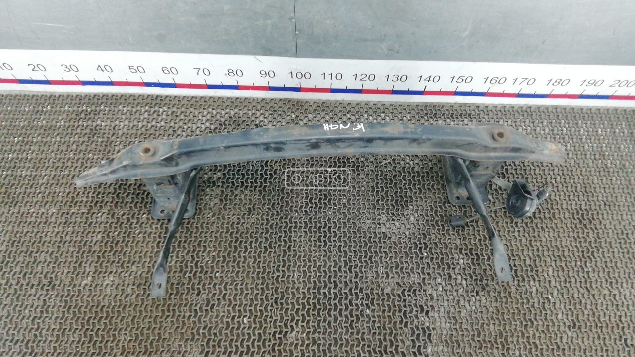 Усилитель бампера передний (кронштейн)