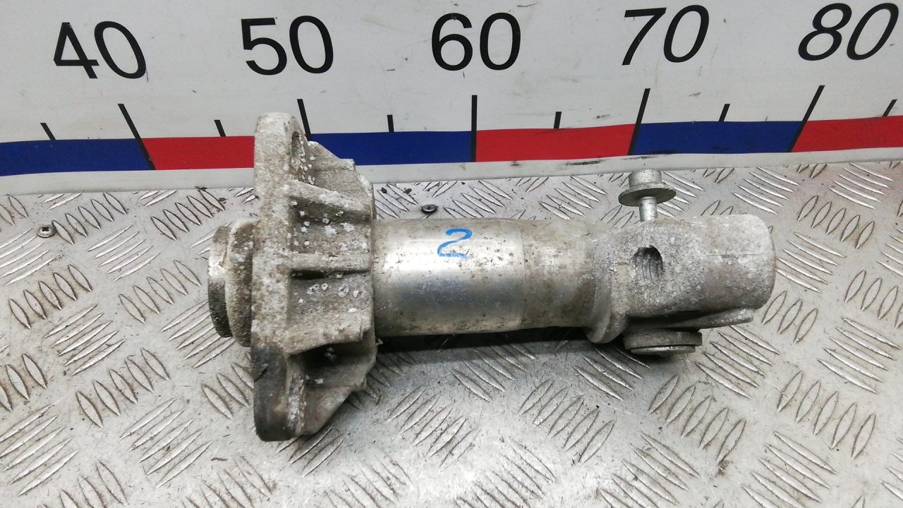 Крепление бампера переднее