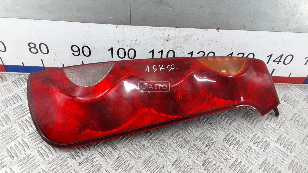 Фонарь задний правый