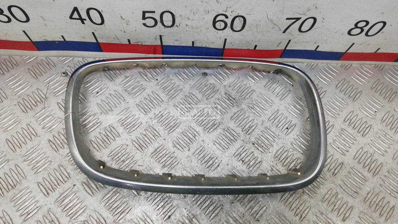 Рамка капота