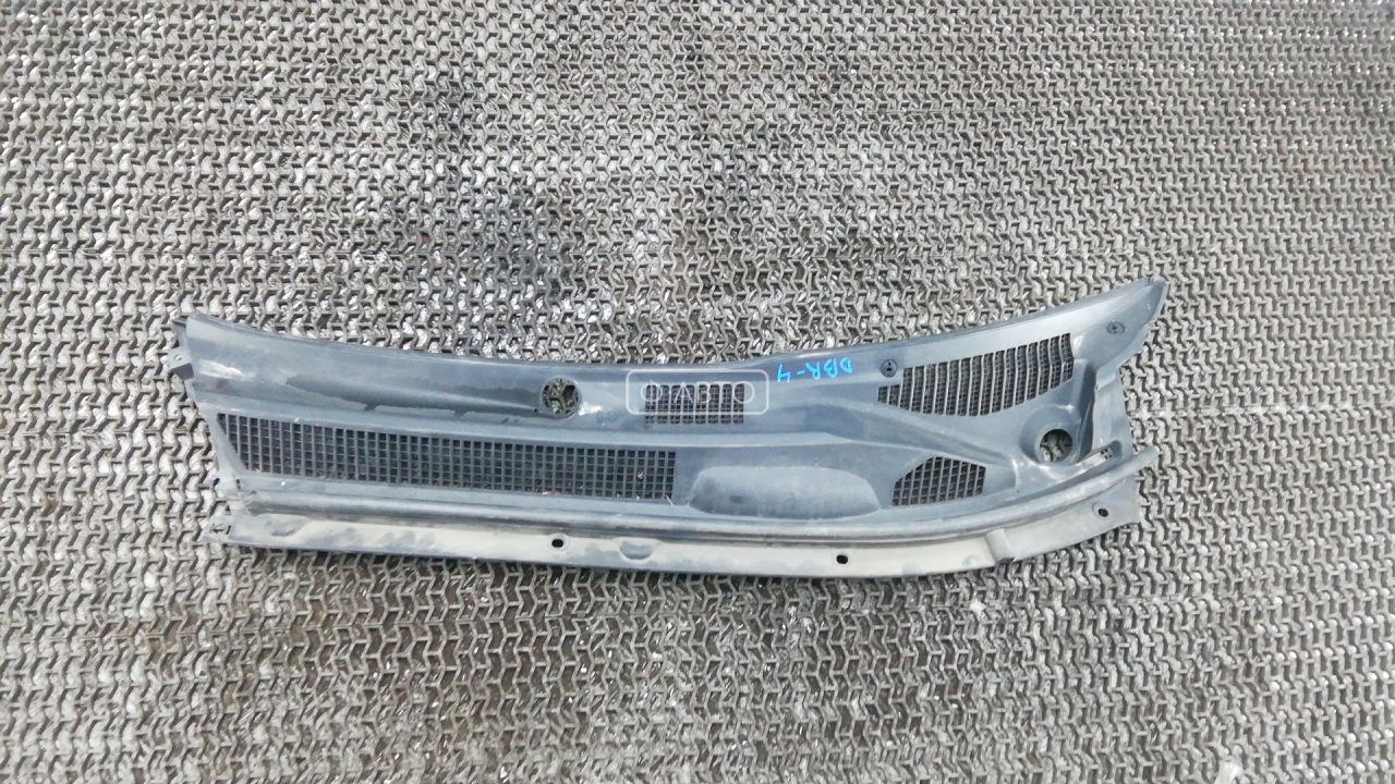 Накладка декоративная (жабо, дождевик)