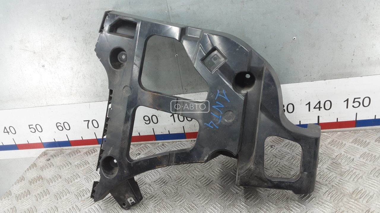 Крепление бампера заднее