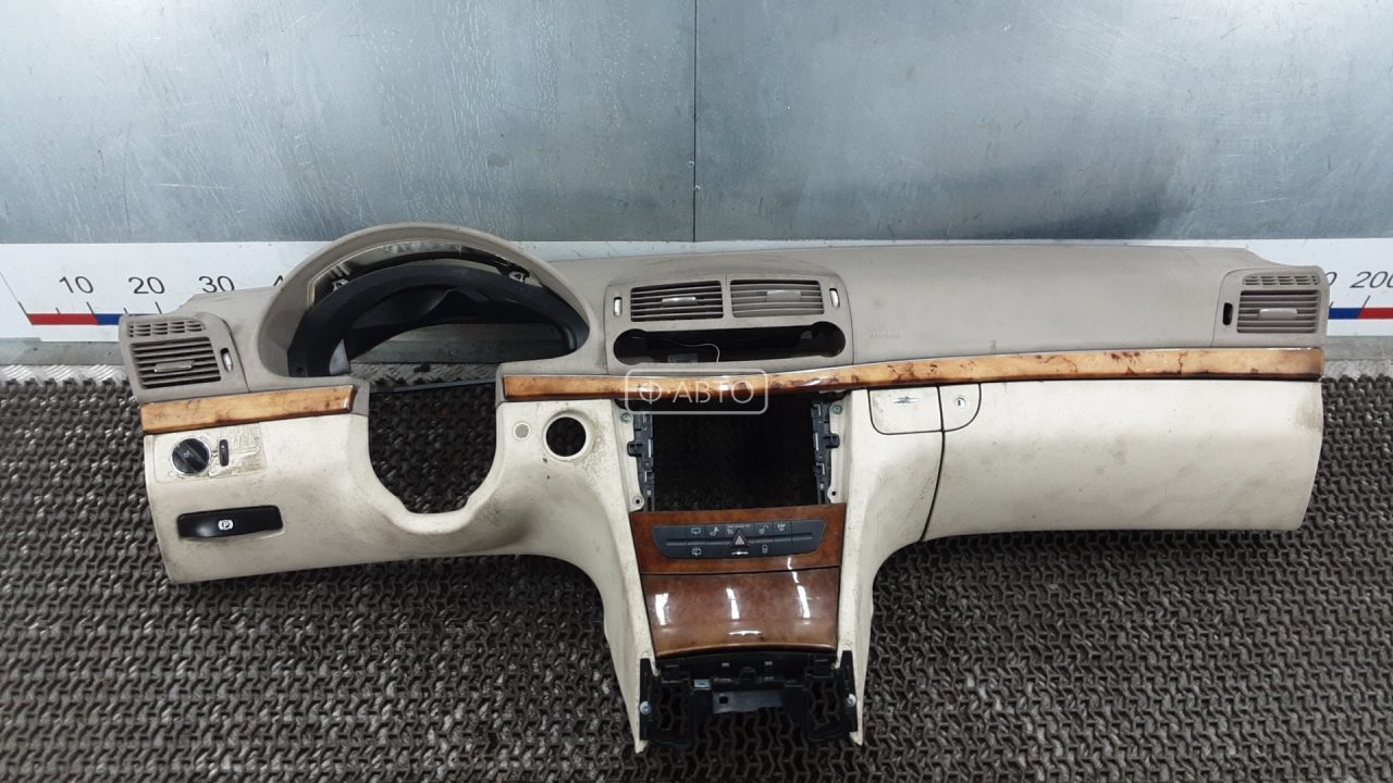 Панель приборов (торпедо)