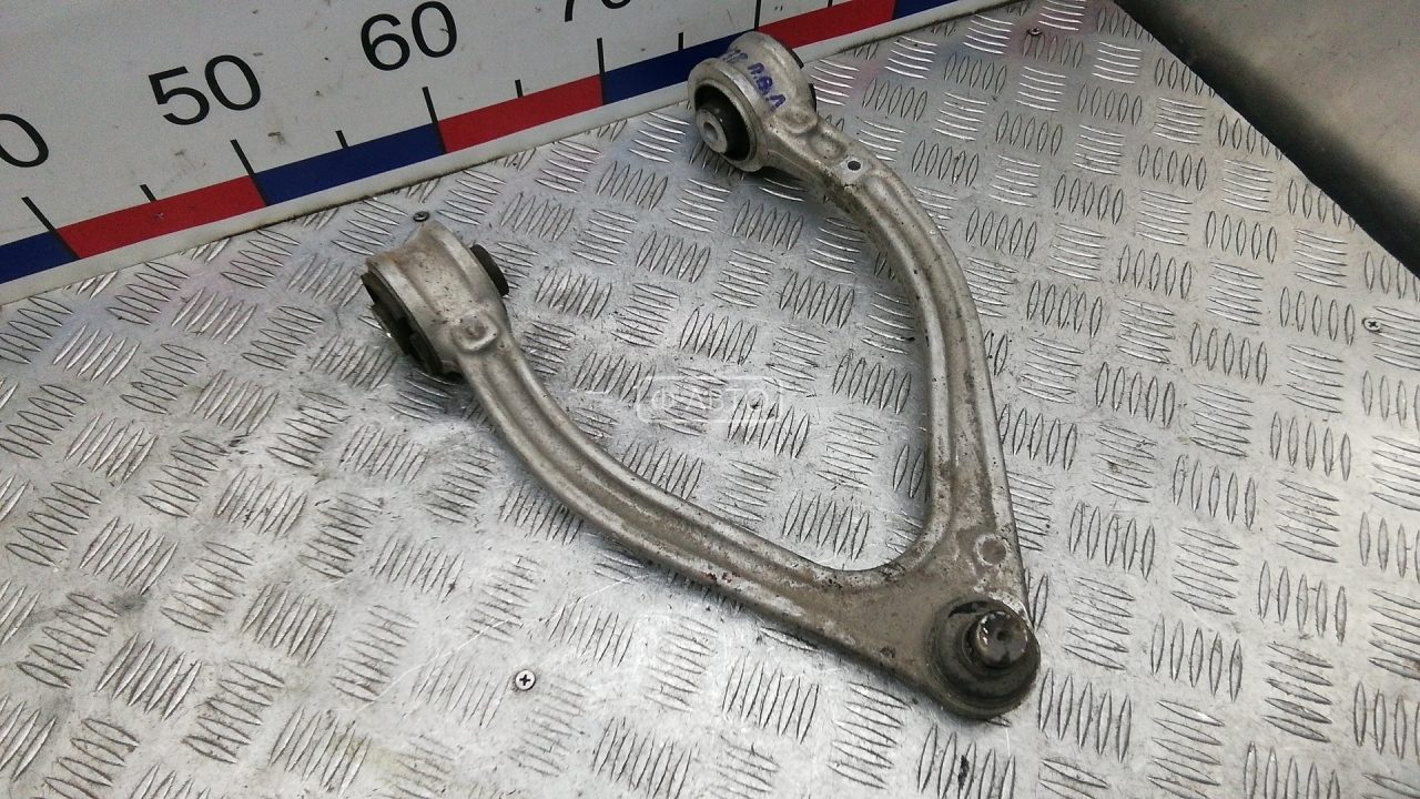 Рычаг передний верхний левый