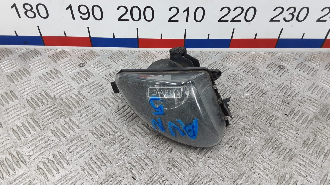 Фара галогенная правая передняя