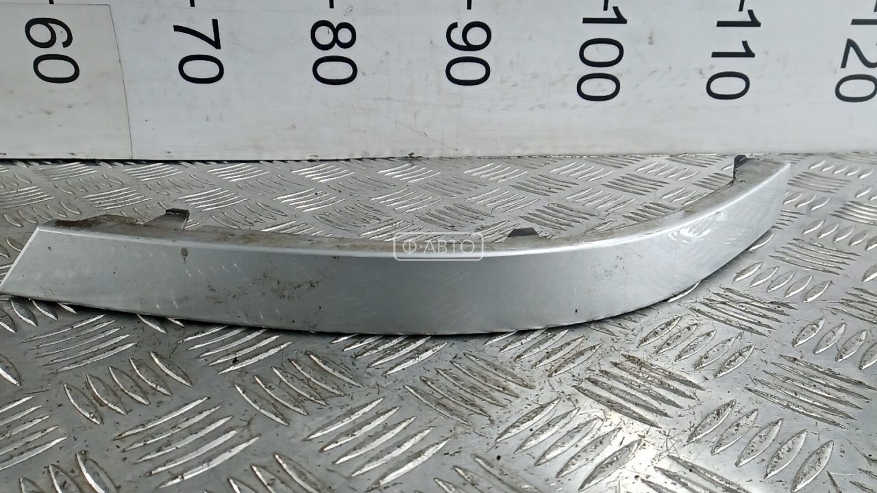 Ус под фару (ресничка) левый