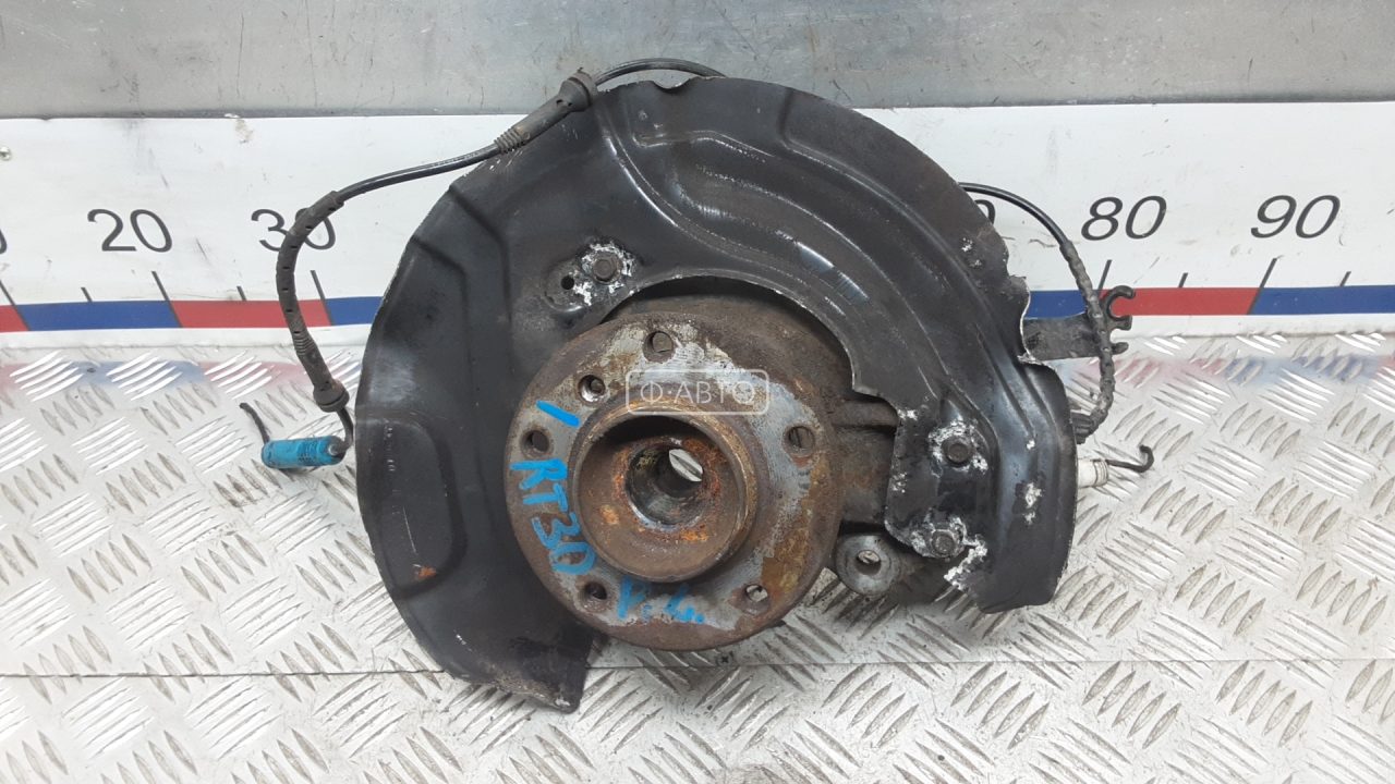 Ступица передняя левая