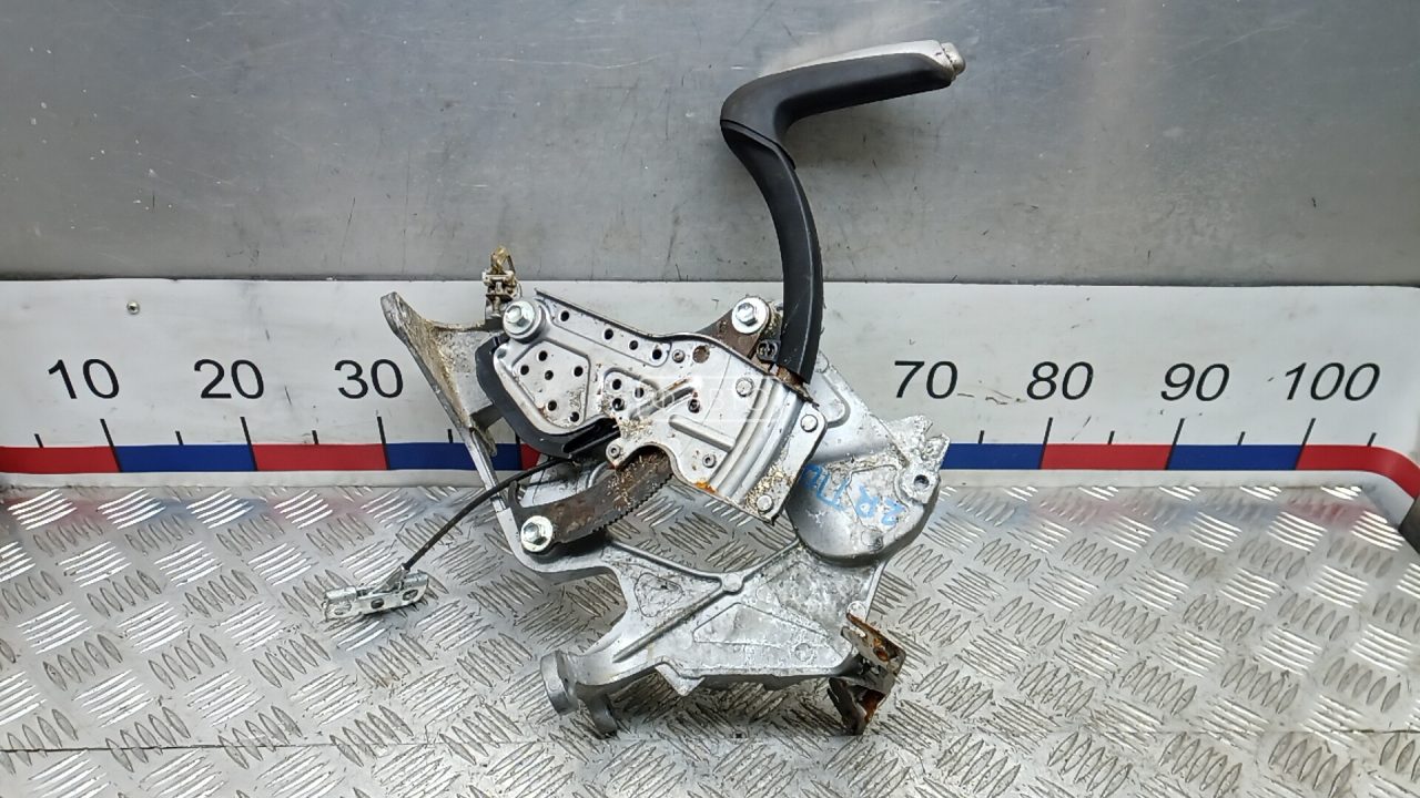 Рычаг ручного тормоза (ручник)