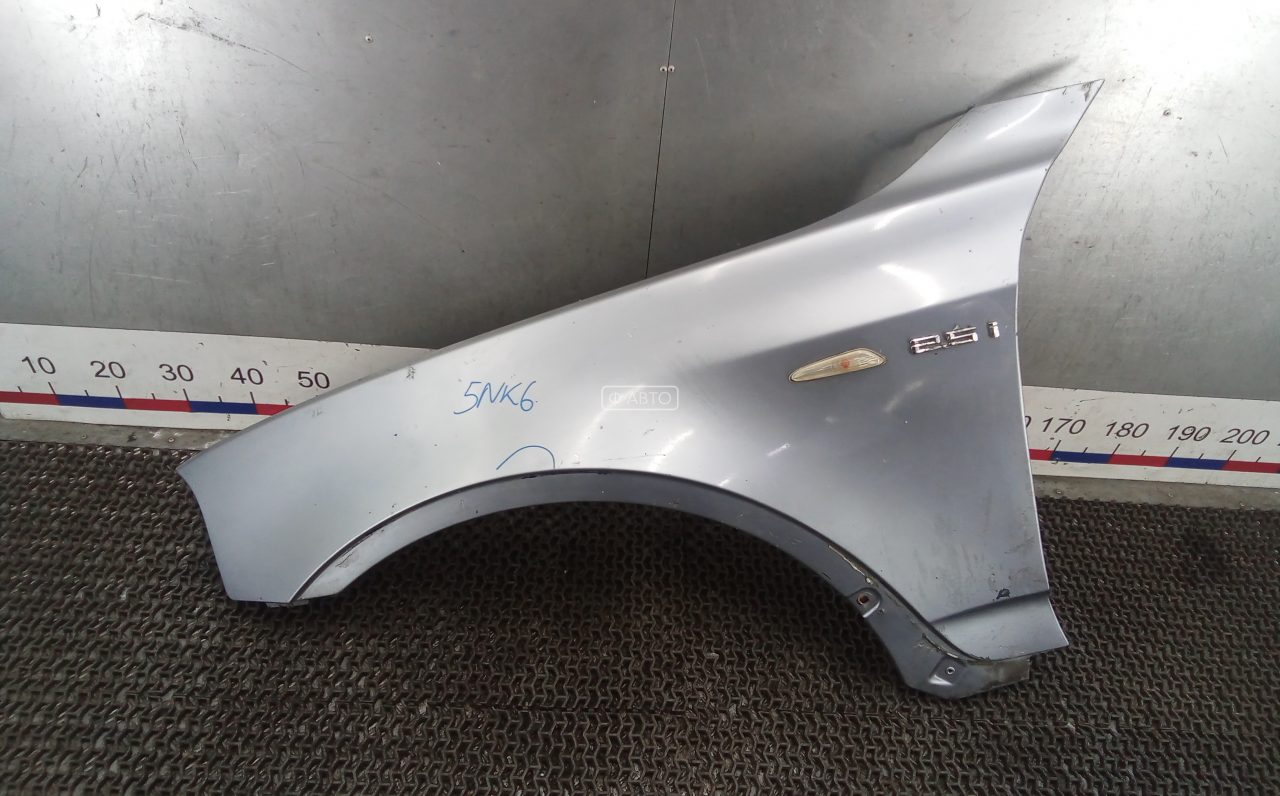 Крыло переднее левое