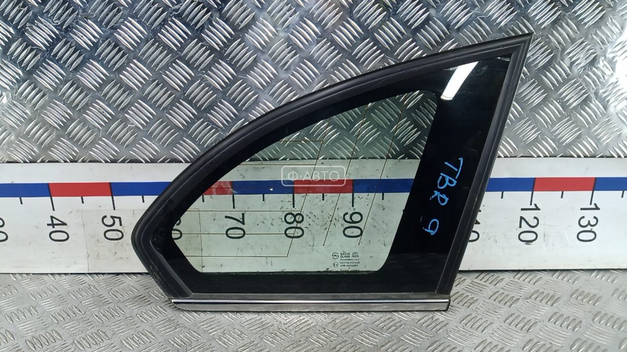 Стекло кузова боковое заднее правое