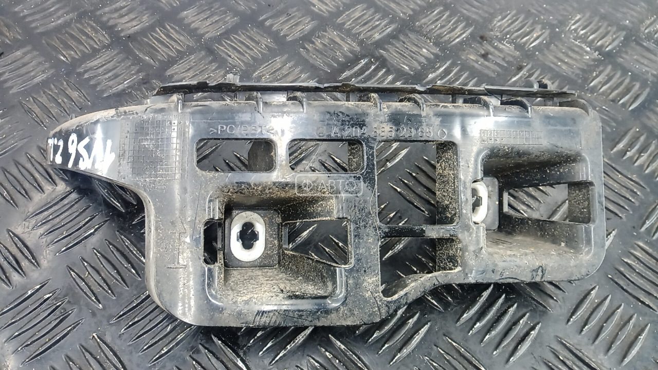 Крепление бампера заднее