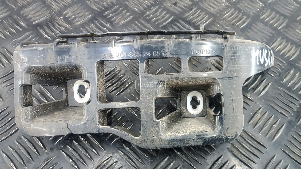 Крепление бампера заднее