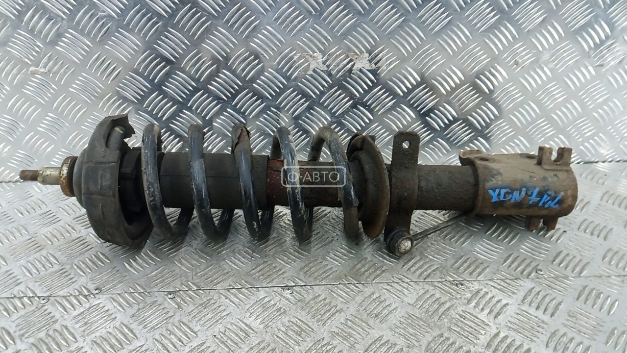 Стойка передняя левая