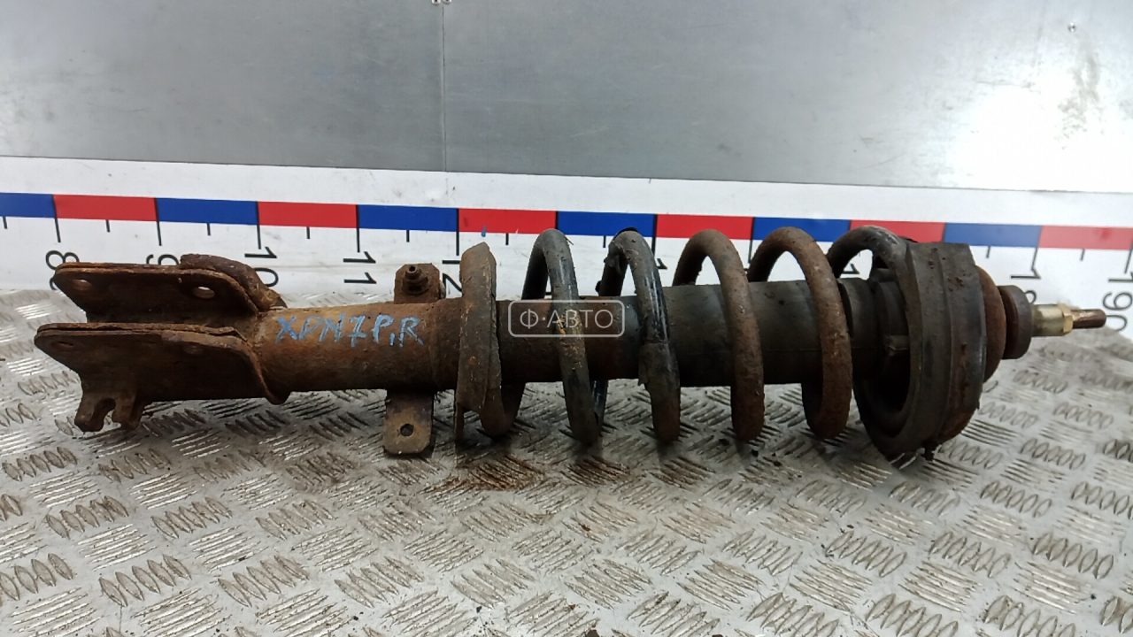 Стойка передняя правая