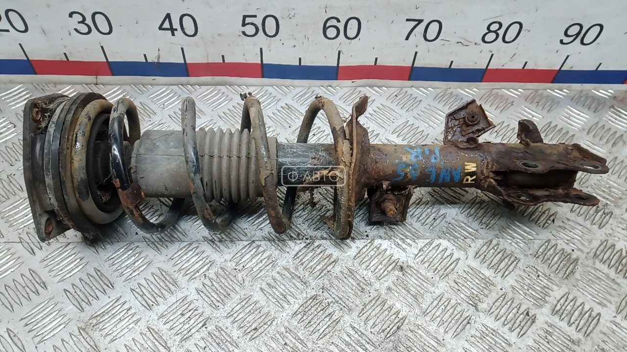 Стойка передняя правая