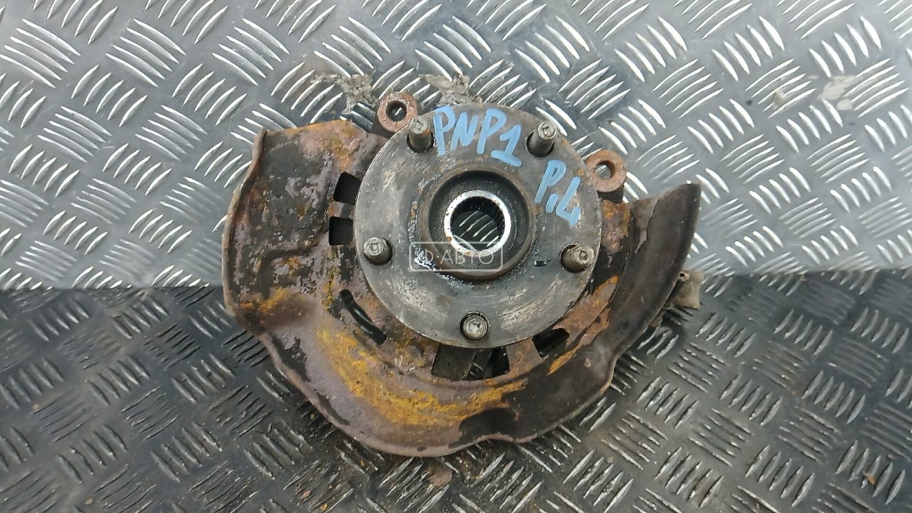 Ступица передняя левая