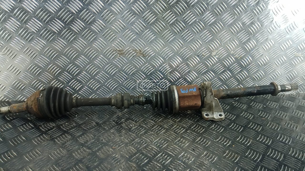 Привод передний правый