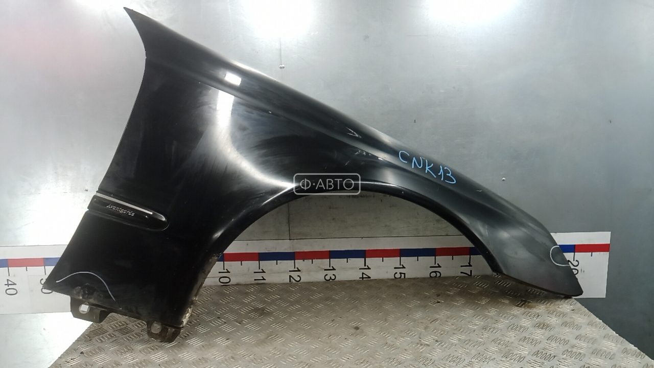 Крыло переднее правое