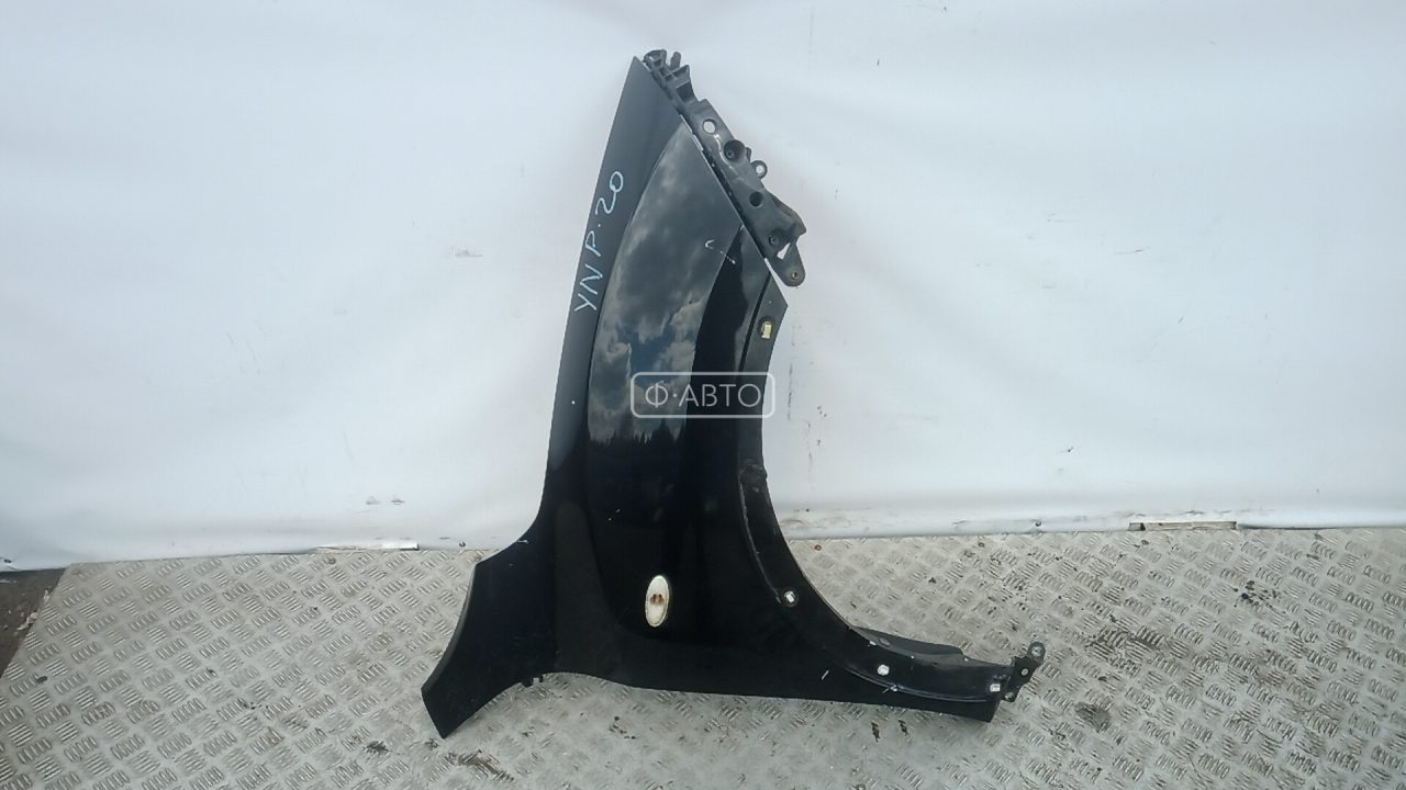 Крыло переднее правое
