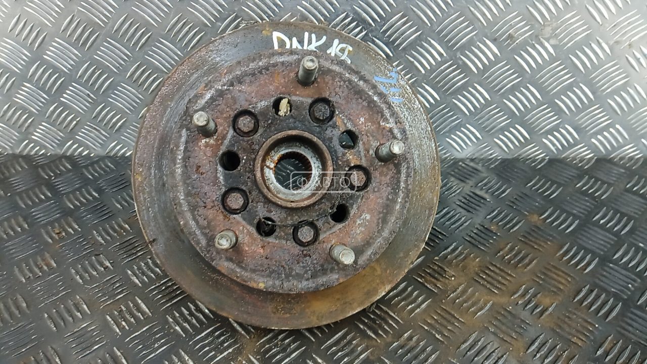 Ступица передняя левая