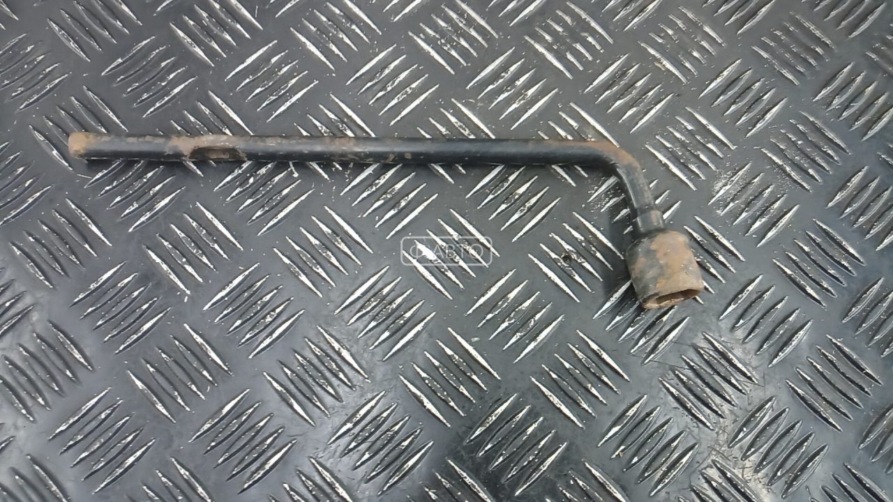 Ключ колесный