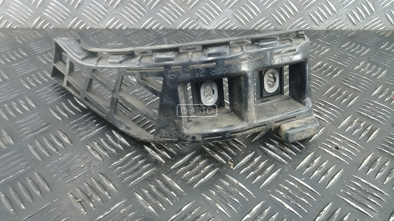 Крепление бампера заднее