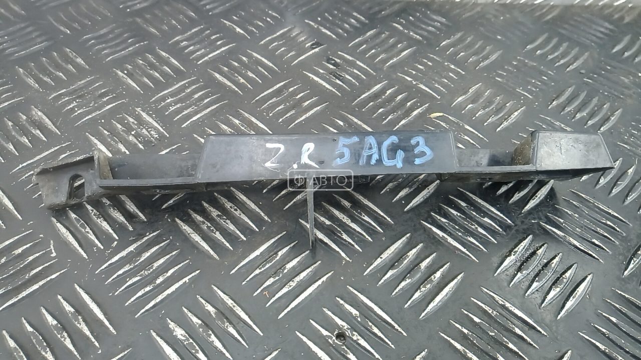 Крепление бампера заднее