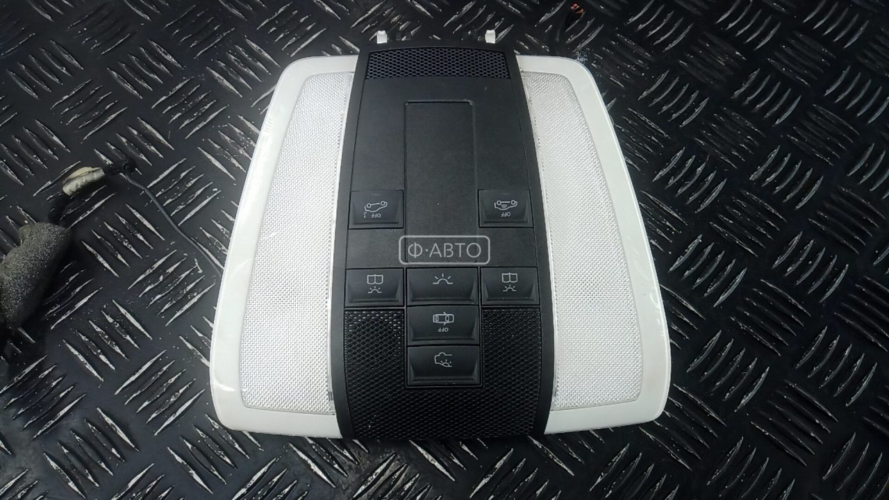 Фонарь освещения салона