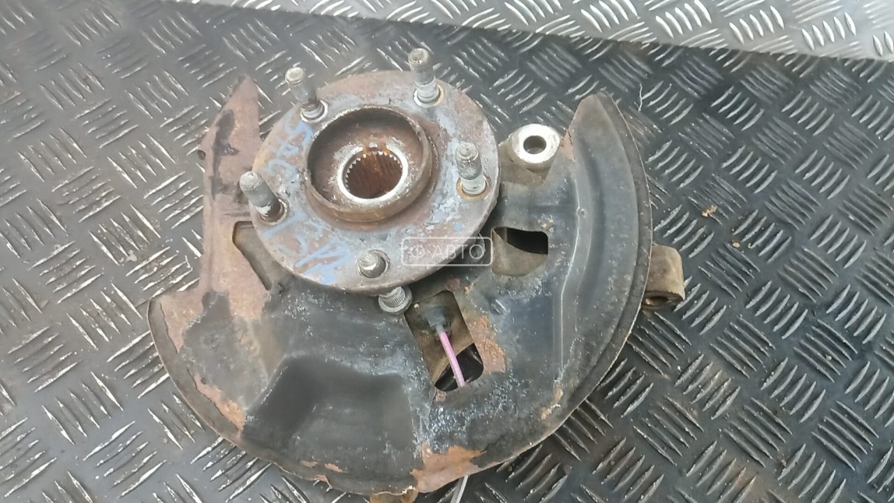 Ступица передняя левая