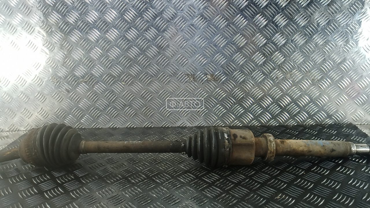 Привод передний правый